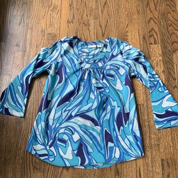 Blue bold print top medium - Picture 2 of 10